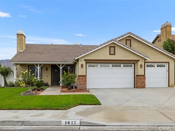 1677 Hayloft Pl, San Jacinto, CA 92582