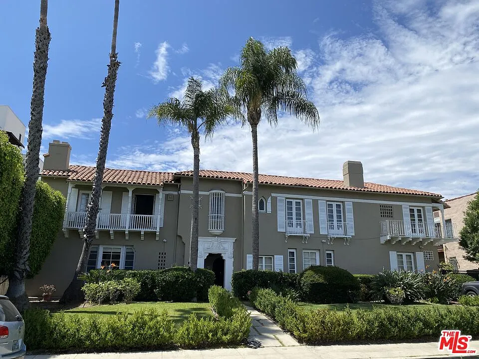 725 S Lorraine Blvd #1/2