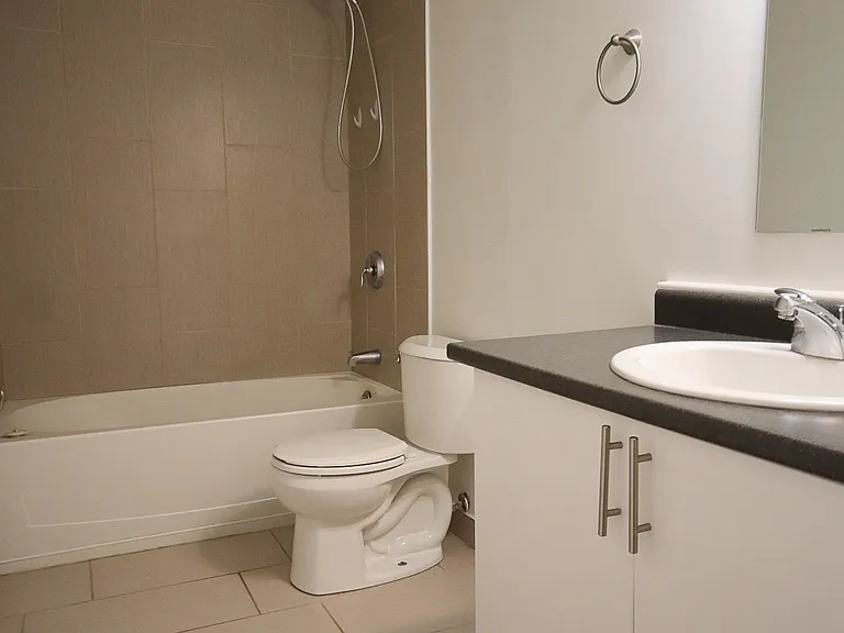 475 Lancaster St W #28 — Photo 20