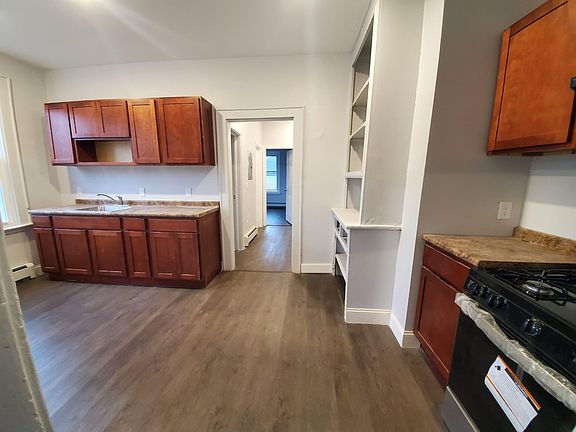 2nd image of 29 Essex St #2R