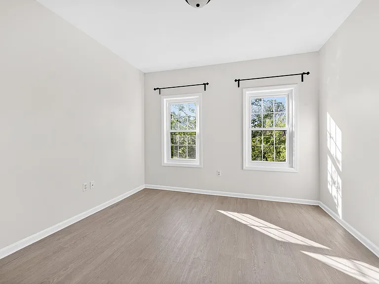 258 Pine St #2R — Photo 15