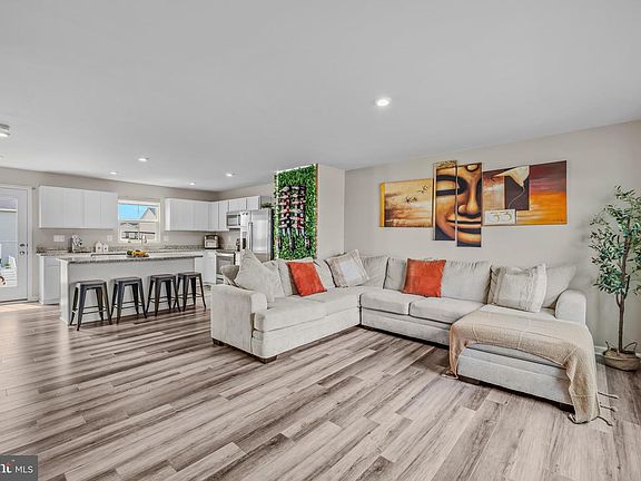 5th image of 31 Costilla Way