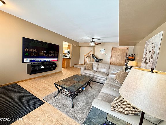 3rd image of 3998 Meadow Brook Ct