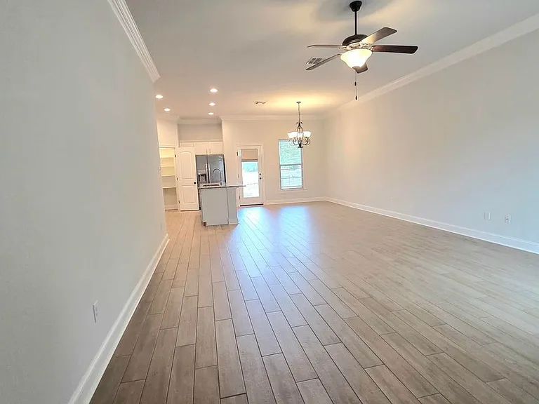 7004 Spring Gardens Dr — Photo 10