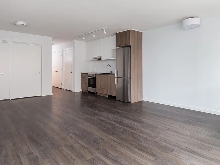 183 Georgia St E — Photo 119