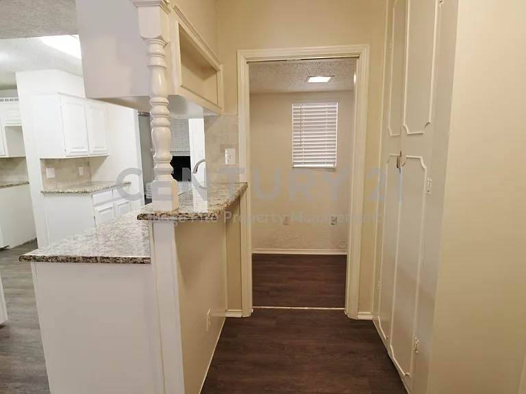 900 Valley Ridge Dr — Photo 8