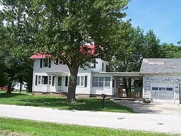313 W High St photo 1