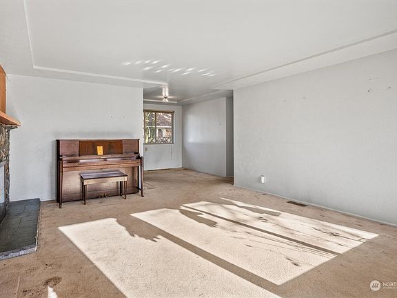 3rd image of 2707 92nd Street S
