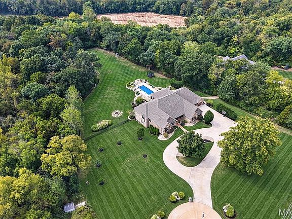 2nd image of 2000 Diehr Rd