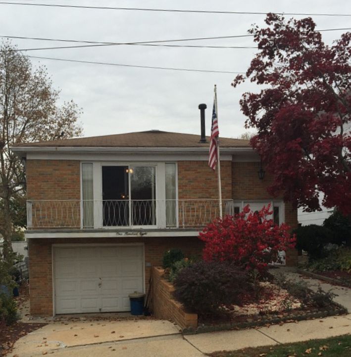 1st image of 108 Ainsworth Ave