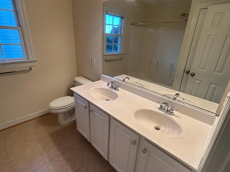 Upstairs hallway bath