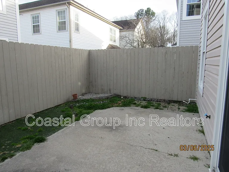 1538 Stillwood St — Photo 37