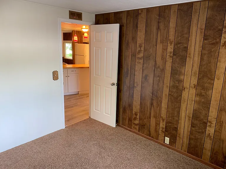 211 N Webster St — Photo 13