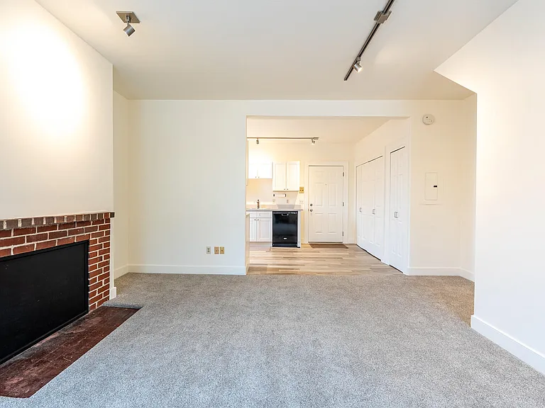 68 Pleasant St #3 — Photo 14