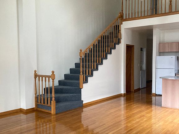 4th image of 1247 W Erie St APT 3