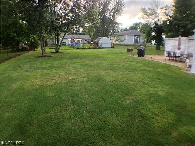 1st image of 9940 Crestwood Dr