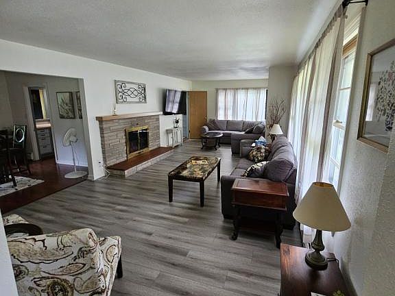 2nd image of 503 Rosa Ave