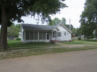 320 Jefferson St, Wapello, IA 52653