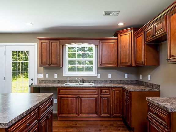 4th image of 114 Peabody Loop