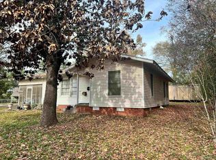 306 Timpson St, Center, TX 75935