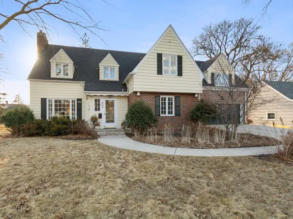 130 Ashley Rd, Hopkins, MN 55343