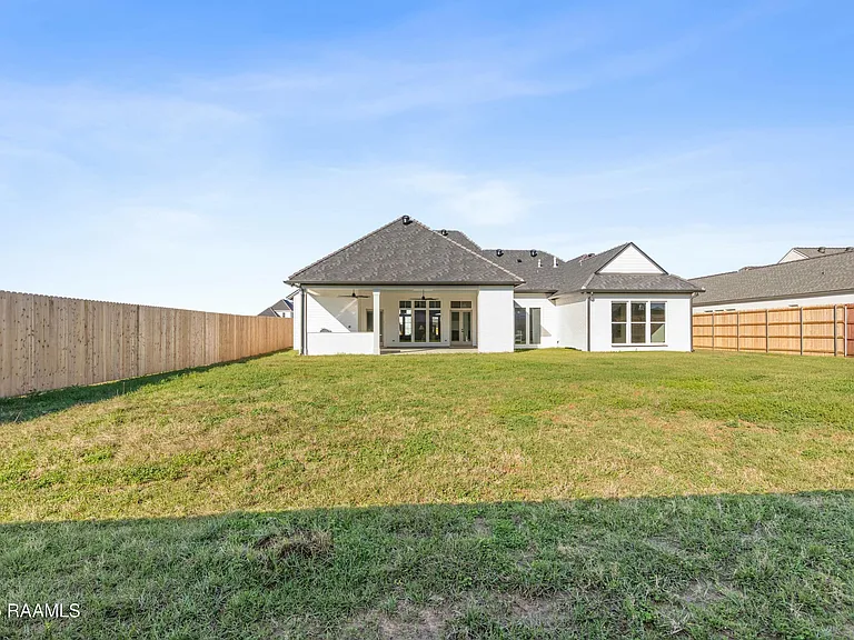 109 Trailing Oaks Dr — Photo 48