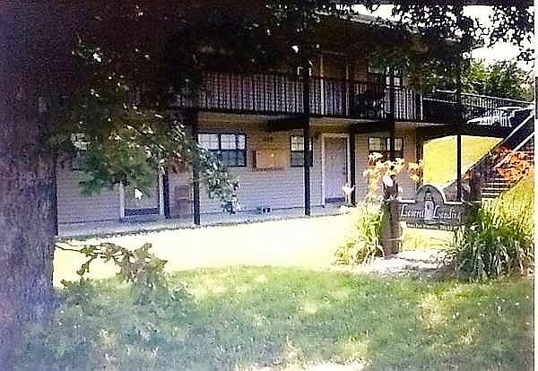 1st image of 688 N Leverett Ave