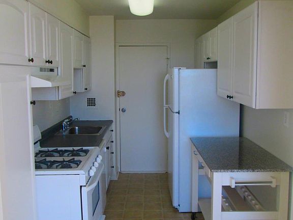 3rd image of 6631 Wakefield Dr APT 714