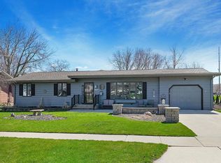 116 8th St, Waunakee, WI 53597