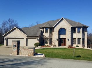 2400 Lindale Ct, North Huntingdon, PA