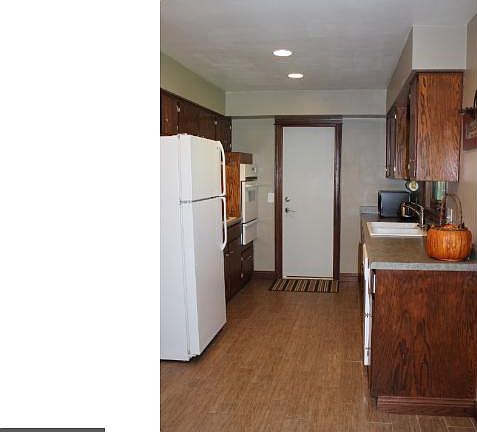 4th image of 940 14th St W