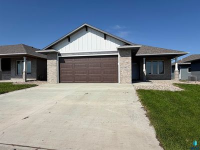 5917 S Huntwood Ave, Sioux Falls, SD, 57108