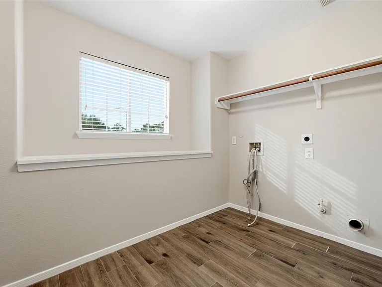 3711 Slocom Dr — Photo 38