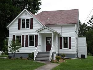 1st image of 1077 N Prairie St