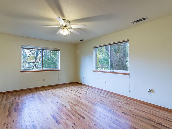 5th image of 5860 Wildwood Dr