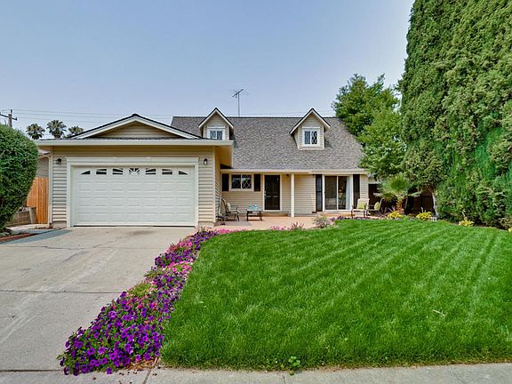 2nd image of 3215 Tulipwood Ln