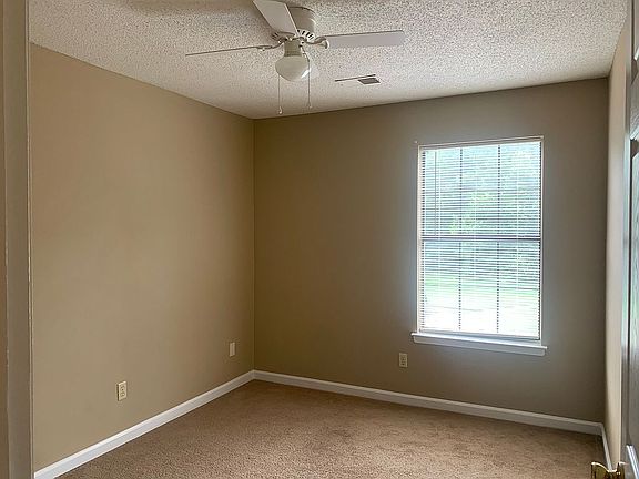 5th image of 489 Blair Dr