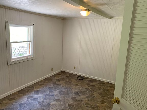 5th image of 402 Ketron Ln