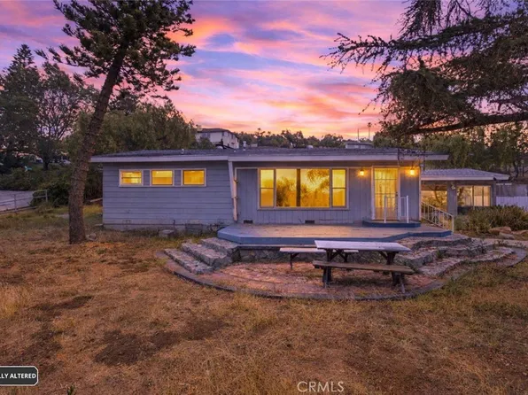 403 Estrelita Dr, Vista, CA 92084