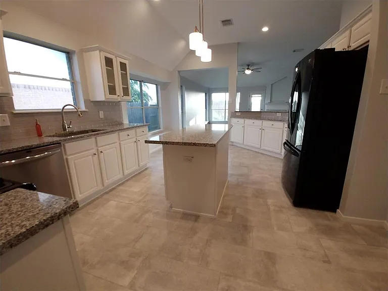 8911 Starlamp Ln — Photo 6