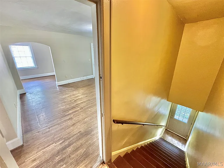 440 E Fairview Ave — Photo 5