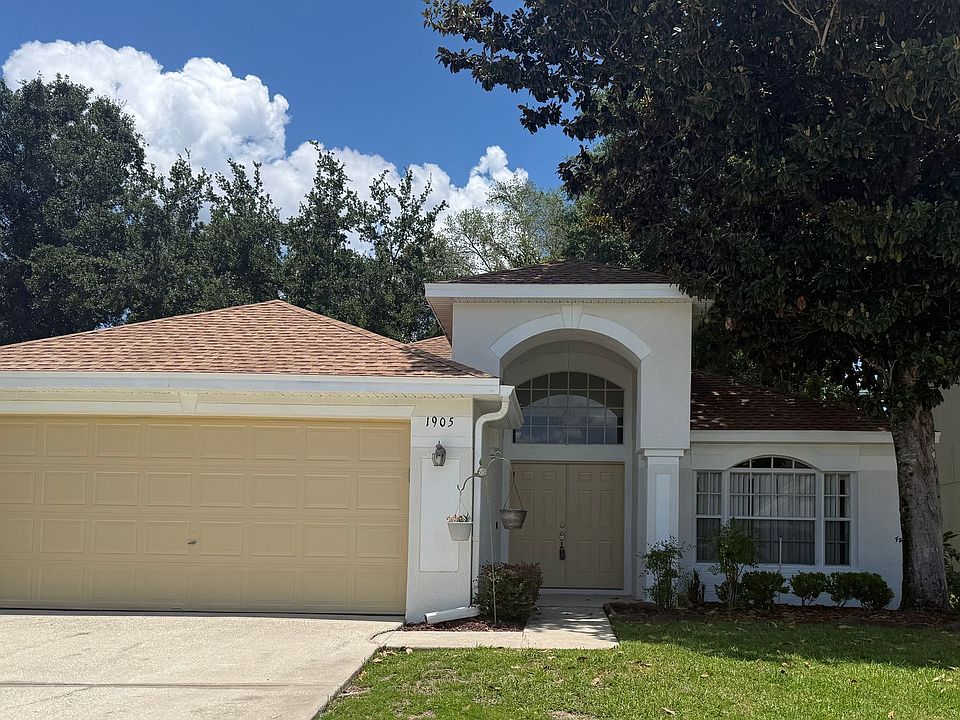 1st image of 1905 Pine Bay Dr