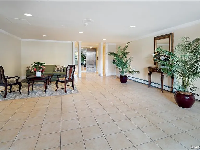 4 Consulate Dr #1C — Photo 16