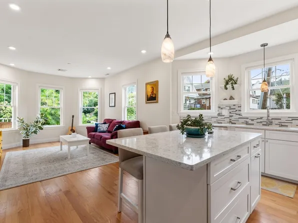 466 Medford St #3, Somerville, MA 02145