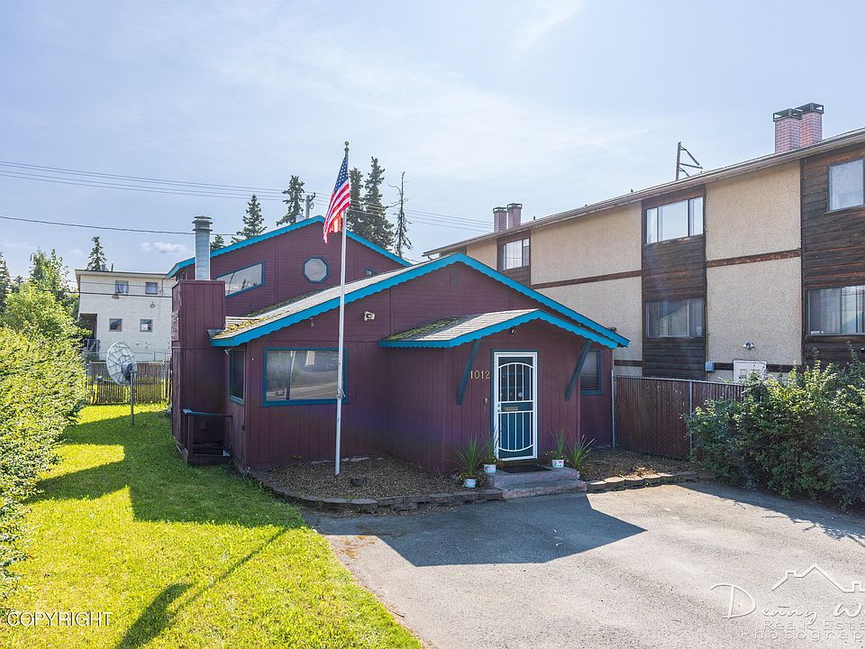 1st image of 1012 E 9th Ave
