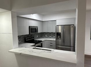 9300 Fontainebleau Blvd #E414, Miami, FL 33172