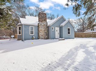 710 McKnight Rd S, Maplewood, MN 55119