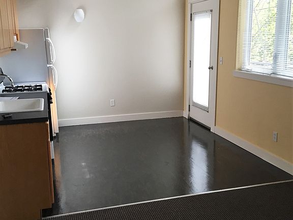 4th image of 2533 NW Thurman St APT C
