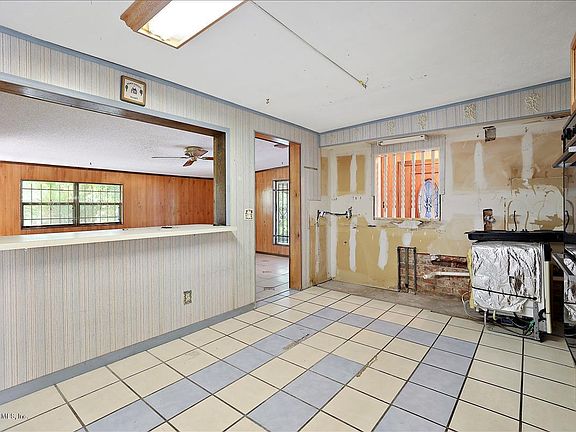5th image of 1485 E 26th St