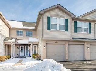 7063 S Stratton Ln, Gurnee, IL 60031